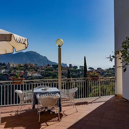 Couette-café Ravello View 4*